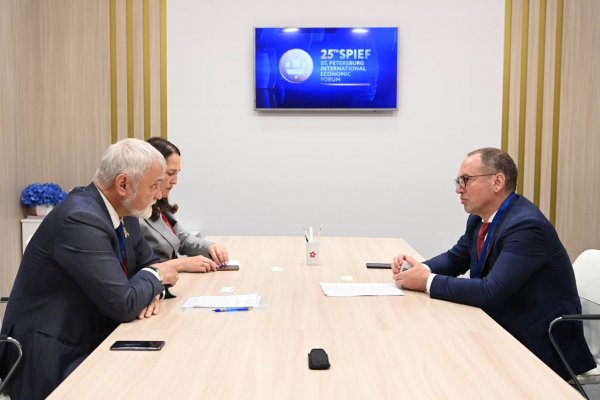 Власти Коми планируют возвести ФАПы, центр крови и закупить технику на условиях лизинга