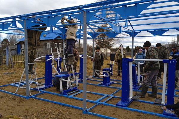 В прилузской деревне Урнышевская установили тренажерный комплекс под навесом