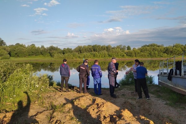 В Прилузье сельчане утопили в реке машину