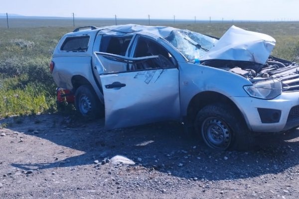 В Воркуте неопытный водитель перевернул внедорожник на проезжей части