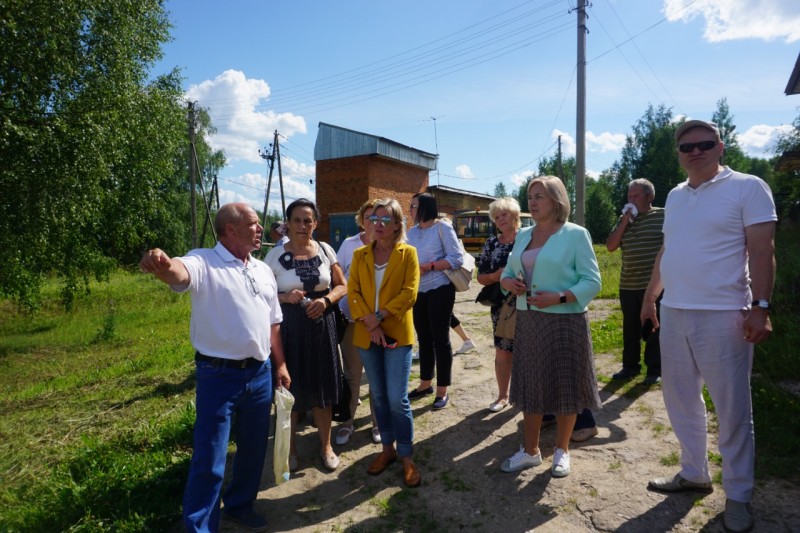 Проблему перекрывшего дорогу забора в Большелуге решают на уровне Правительства Коми