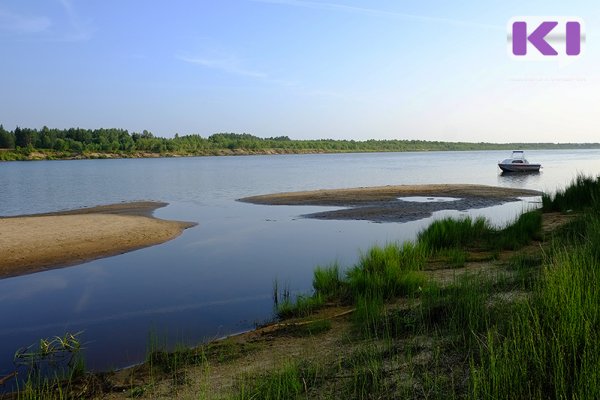 Жители Коми обеспокоены странными примесями в воде Вычегды