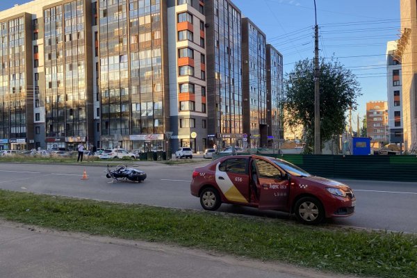 В Сыктывкаре водитель такси не пропустил мотоциклиста