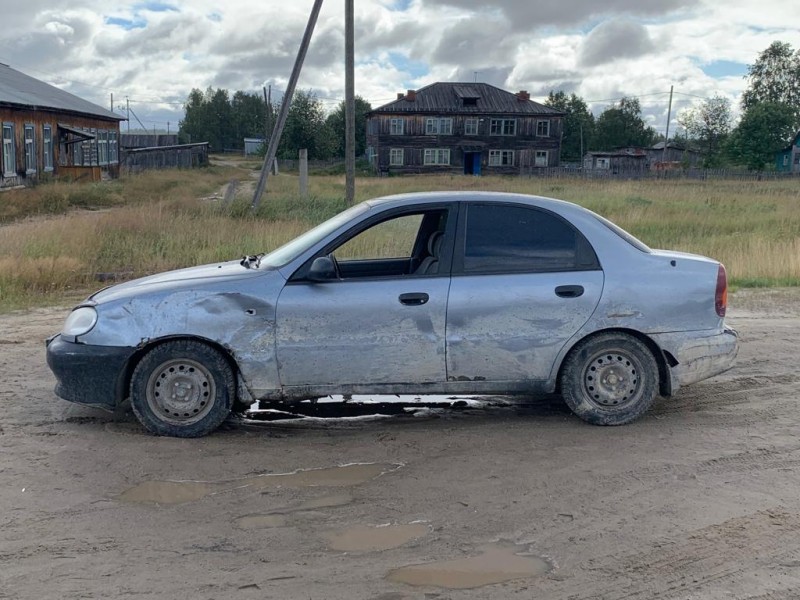 В с.Дутово под Вуктылом водитель Chevrolet Lanos без прав подрезал "десятку"