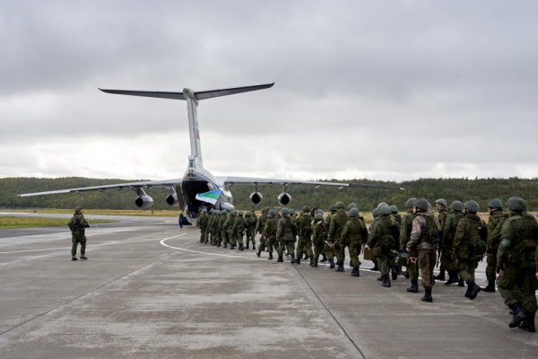 Владимир Уйба напутствовал стрелковую роту 