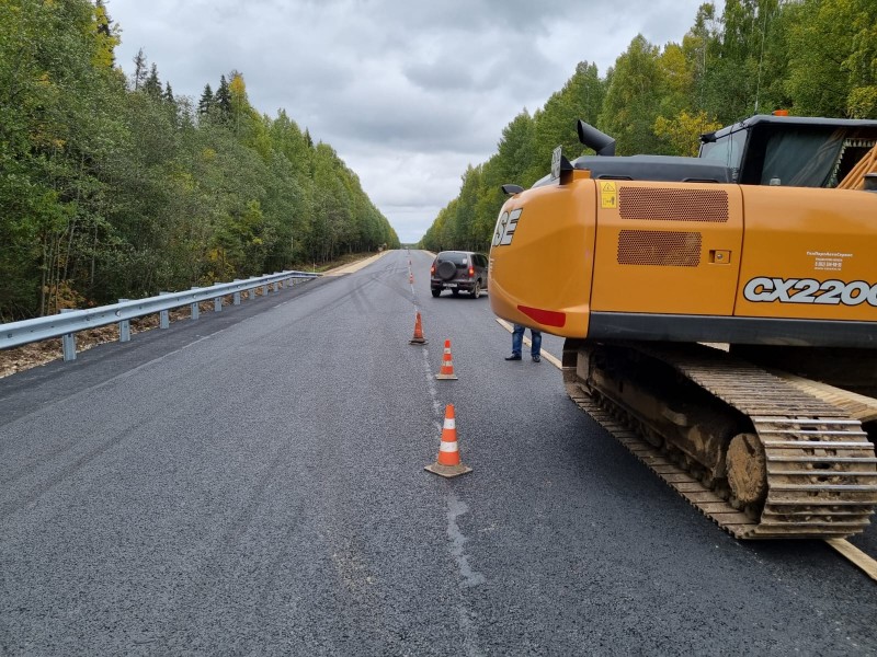 В Сыктывдинском районе дорожный рабочий попал под колеса авто