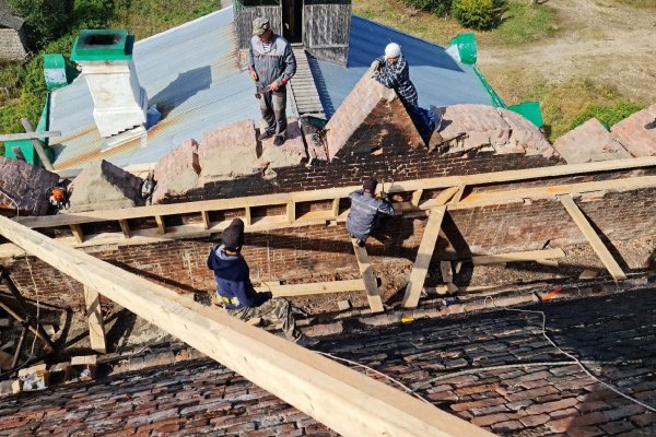 В Кылтовском монастыре продолжается сбор средств на восстановление кровли собора