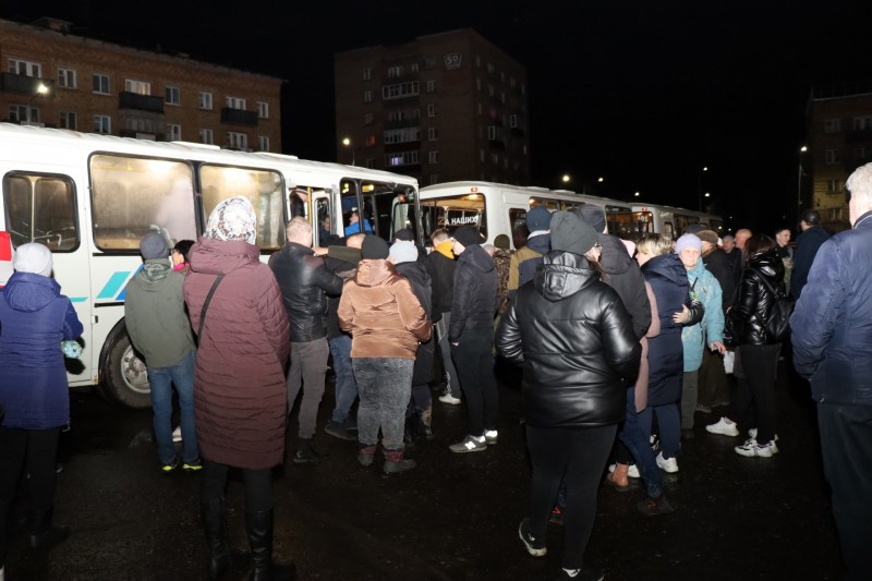 В Инте первую группу резервистов проводили под гимн России и марш "Прощание славянки"

