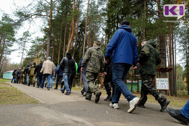 "Мы победим, потому что Республика Коми - сила": на места боевого слаживания отправилась очередная команда мобилизованных 