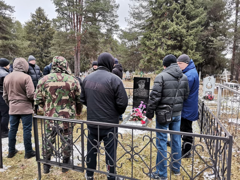 Сотрудники ОМОН "Зырянин" почтили память сослуживца, погибшего при исполнении служебного долга