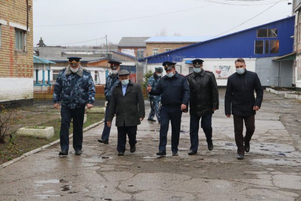 Алексей Просужих ознакомился с производственными возможностями ИК-25 в Сыктывкаре.

