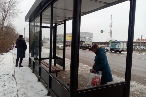 В Сыктывкаре хулиганы разбили новую остановку