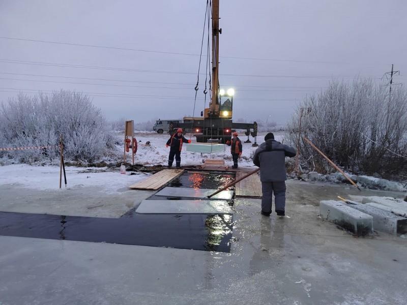 В Сыктывкаре начали заготовку плит для ледовых городов 