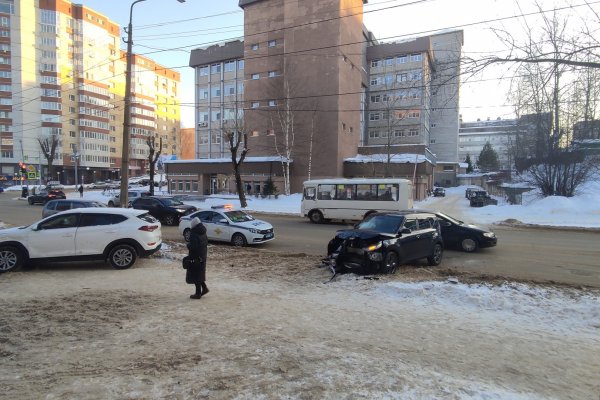 В Сыктывкаре женщина-водитель Hyundai Tucson не уступила дорогу Kia Soul