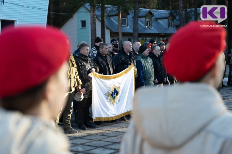 Мэр Инты Владимир Киселёв встретился с добровольцами и мобилизованными участниками спецоперации
