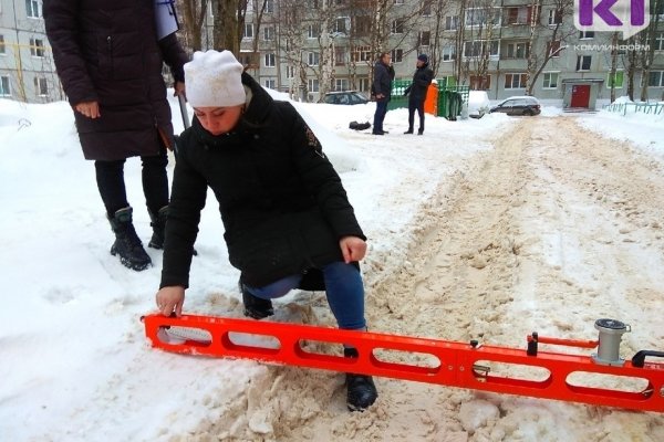 Представители мэрии оценили уборку дворов в Сыктывкаре