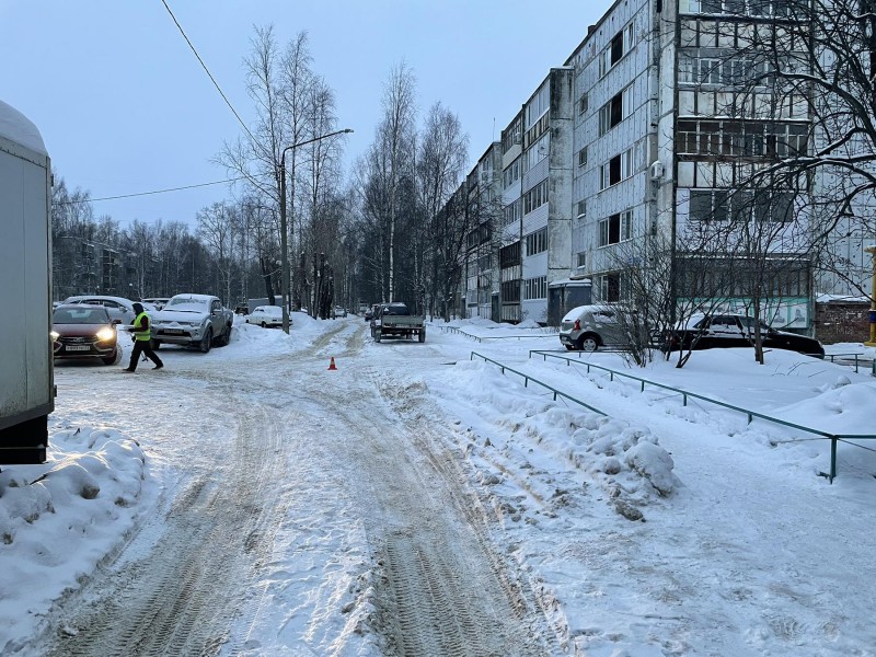 В Сыктывкаре объявлен в розыск водитель, сбивший пешехода и скрывшийся с места ДТП