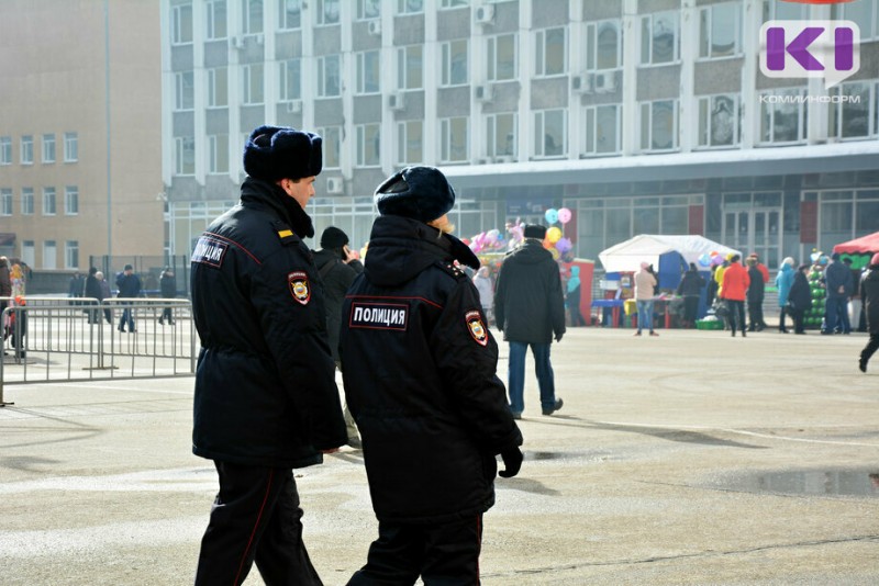 Житель Микуня ударил ногой женщину-полицейского