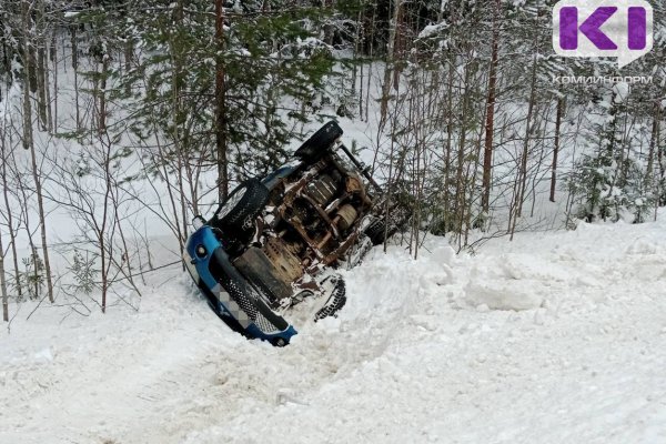 В Прилузье Mitsubishi L200 оказался в кювете