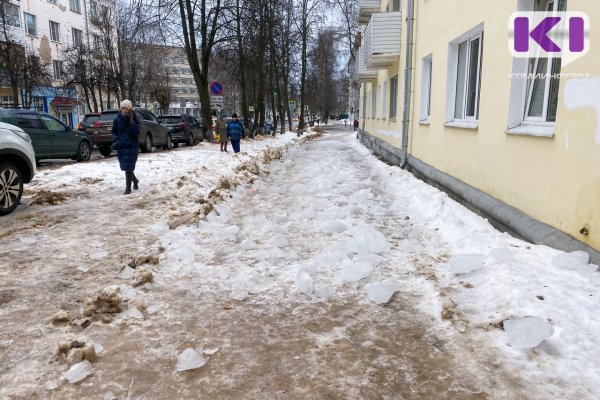 Какие меры безопасности нужно соблюдать жителям Коми во время схода снега с крыши и гололеда 