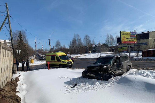 В Сыктывкаре водитель внедорожника не пропустил КамАЗ и моментально поплатился