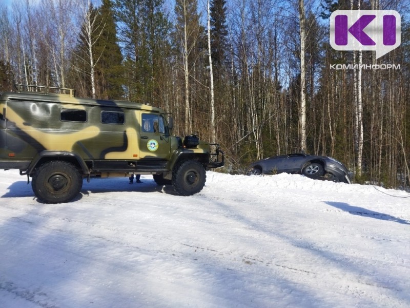 В Коми водителей в кювет отправляли метель и гололед