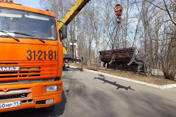 На улицы Сыктывкара возвращаются урны и скамейки