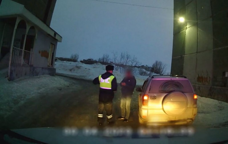 Госавтоинспекторы Воркуты задержали нетрезвого водителя, дважды судимого за управление автомобилем в состоянии опьянения