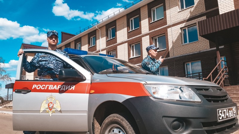 В Айкино росгвардейцы оказали помощь мужчине с ножевым ранением

