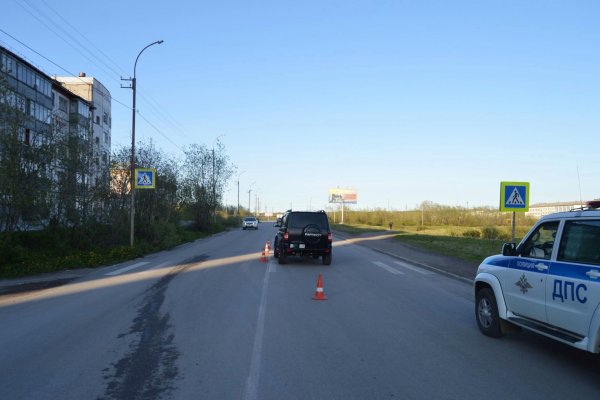 В Воркуте водитель УАЗа на пешеходном переходе сбил двух подростков 