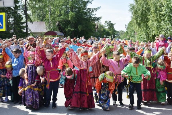 Ижемские дошколята открыли Малым Лудом большое народное гуляние