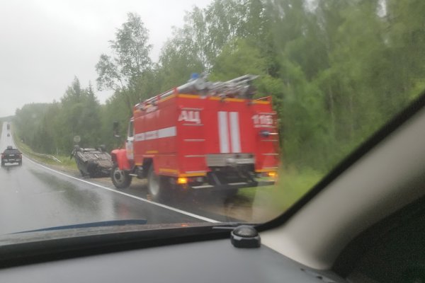 В Сыктывдине водитель перевернул машину на дороге