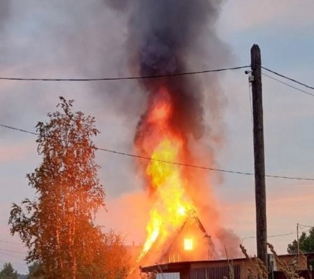 Пожарные Сыктывкара тушили хозпостройку на Эжвинских дачах 