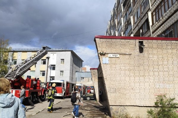 В центре Сыктывкара произошел пожар в многоквартирном доме