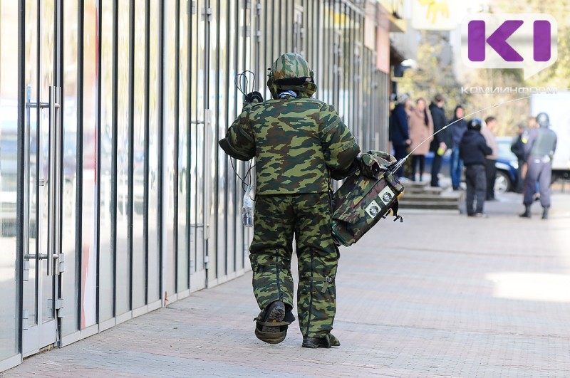 В Сыктывкаре три школы проверили на взрывные устройства