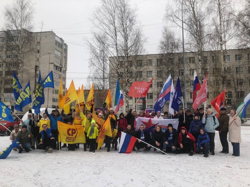 Автопробегом в Сыктывкаре и Усинске отметили День народного единства
