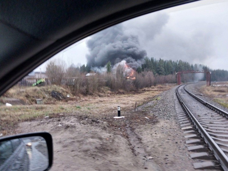 При пожаре на станции техобслуживания в Сыктывкаре пострадали два человека