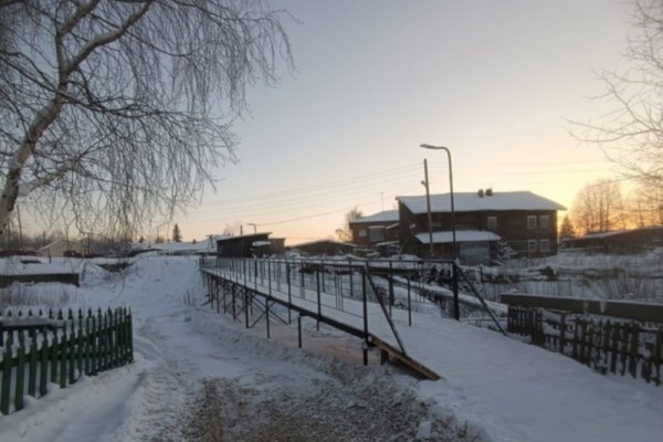 В Усть-Цильме появился новый пешеходный мост