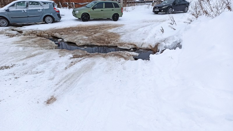 В Вуктыле коммунальщики трое суток пробивали канализационный засор