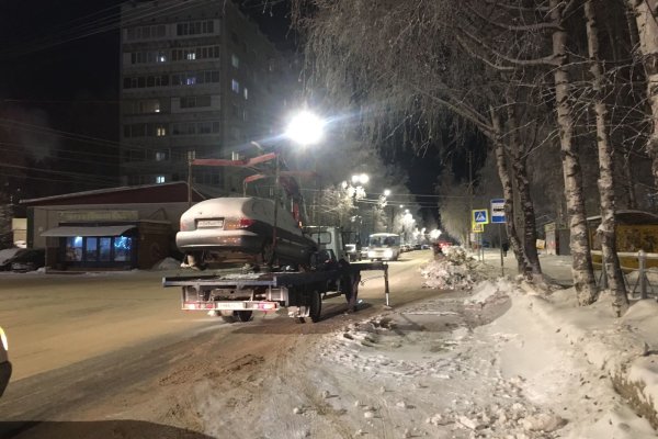 В Сыктывкаре продолжается эвакуация машин, мешающих уборке снега