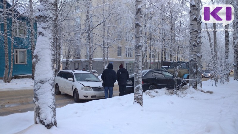 В Сыктывкаре в результате двойного ДТП пострадали три человека