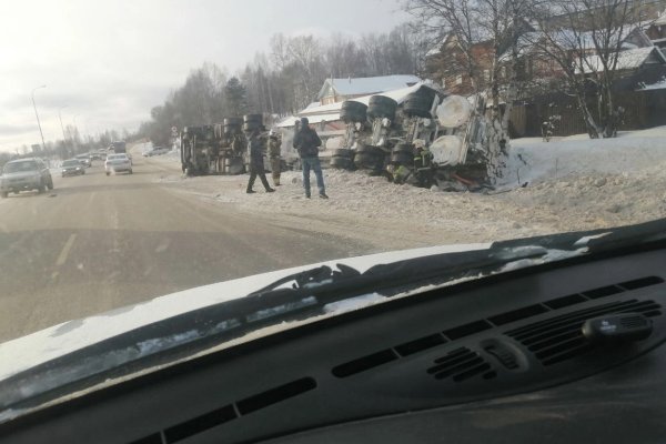 Появились видеозаписи регистраторов участников резонансного ДТП с груженым лесовозом в Сыктывдине 