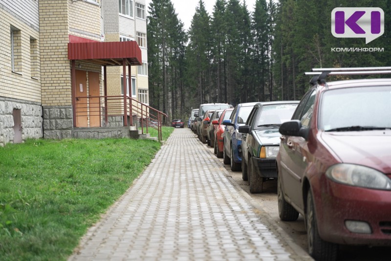 В Сыктывкаре по нацпроекту "Жилье и городская среда" до конца лета благоустроят девять дворов