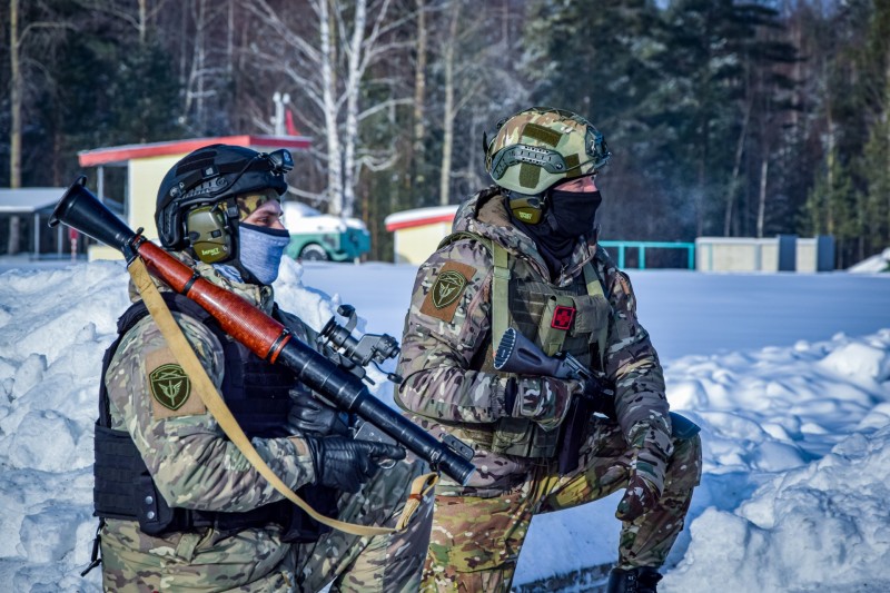 Под Санкт-Петербургом сыктывкарские росгвардейцы провели боевые стрельбы