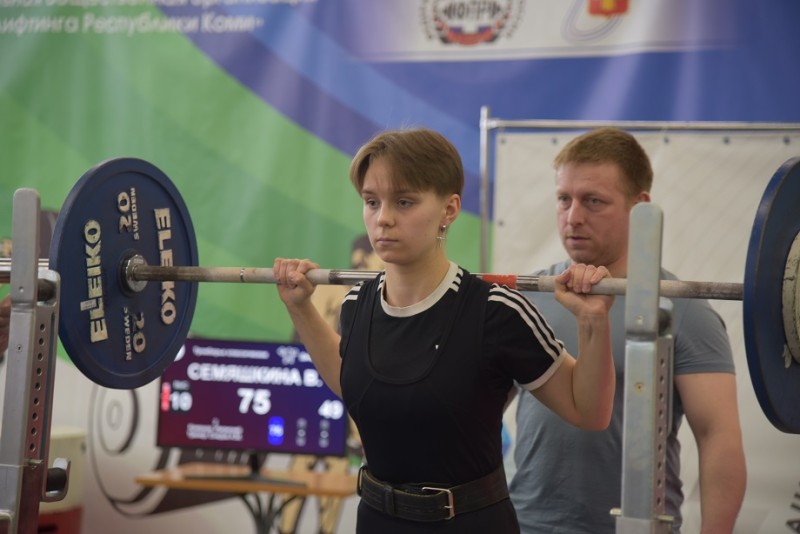 В Сыктывкаре стартовали чемпионат и первенство Республики Коми по пауэрлифтингу