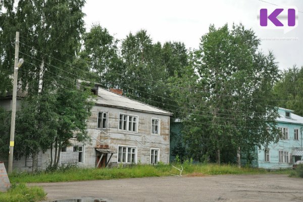 В Троицко-Печорском районе после вмешательства прокуратуры на 12 лет сокращен срок расселения восьми аварийных домов