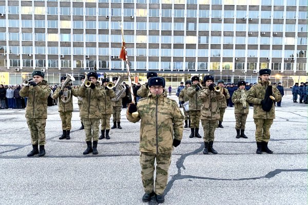 В Сыктывкаре военнослужащие Росгвардии участвуют в репетиции торжественного шествия ко Дню Победы