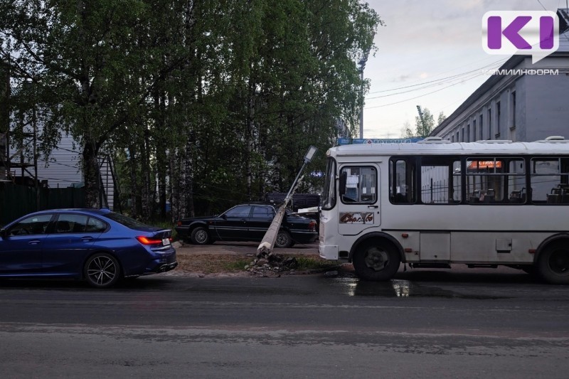 В Сыктывкаре по факту получения подростком травмы в автобусе организована процессуальная проверка
