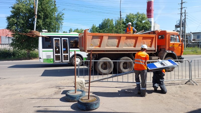 В Сыктывкаре перекрыли движение по одной из оживленных улиц города