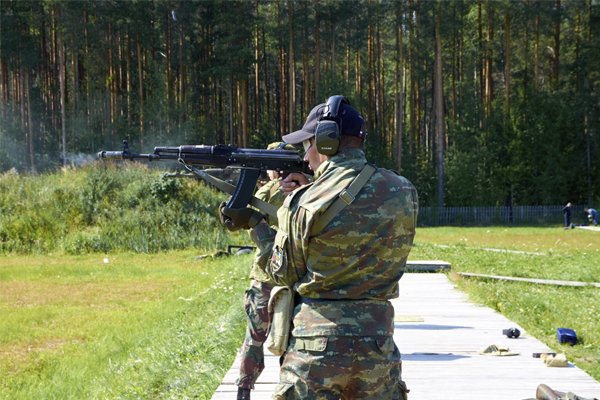 Силовики Коми выясняли, кто лучше стреляет